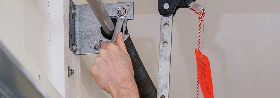 Fix Residential Garage Door in Gravenhurst, Ontario